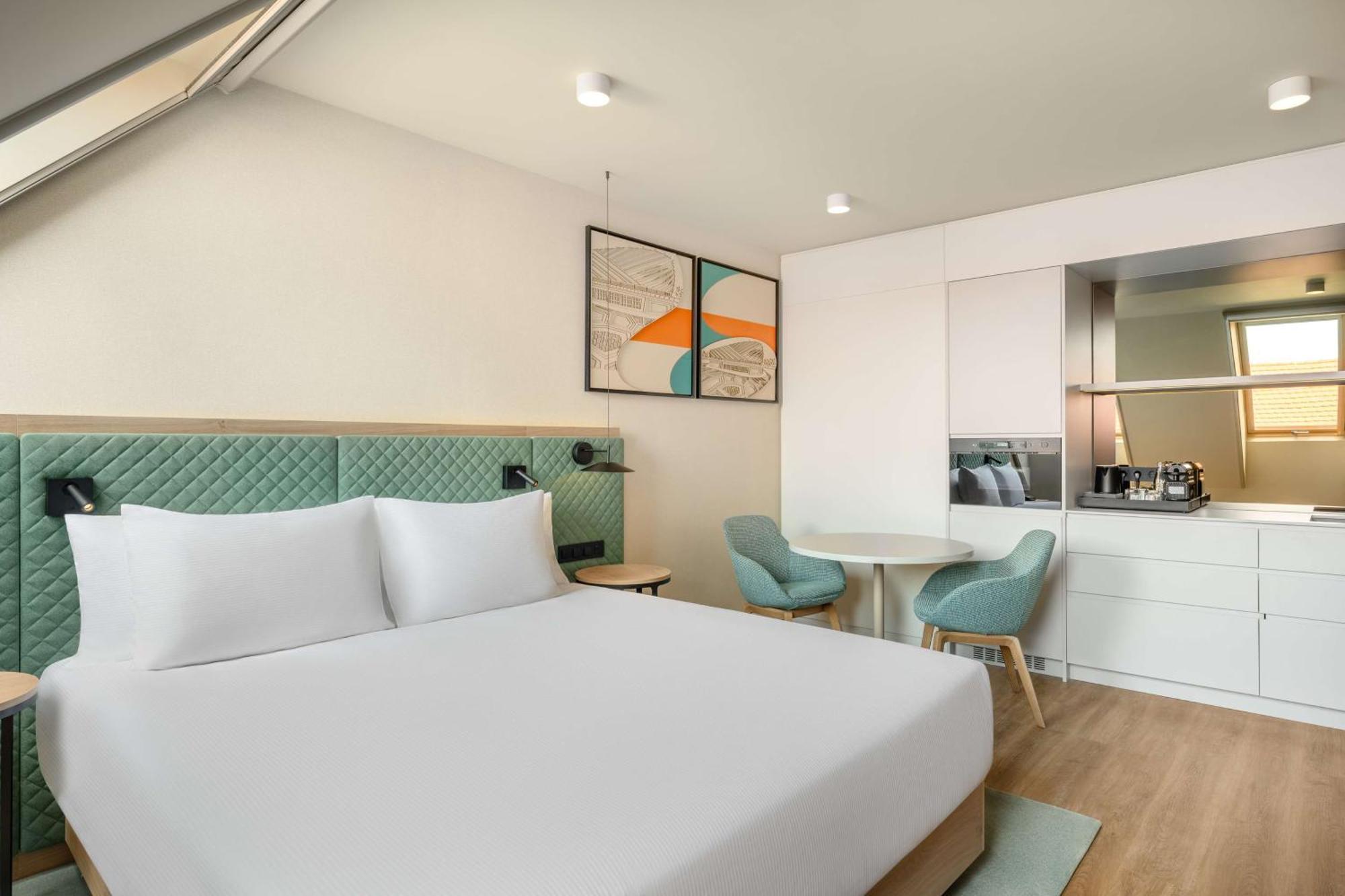 Hilton Garden Inn Debrecen City Center מראה חיצוני תמונה