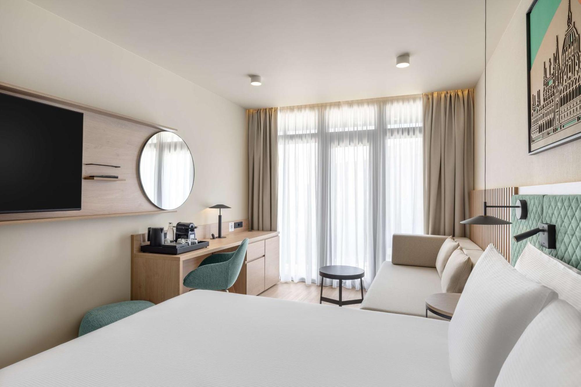 Hilton Garden Inn Debrecen City Center מראה חיצוני תמונה