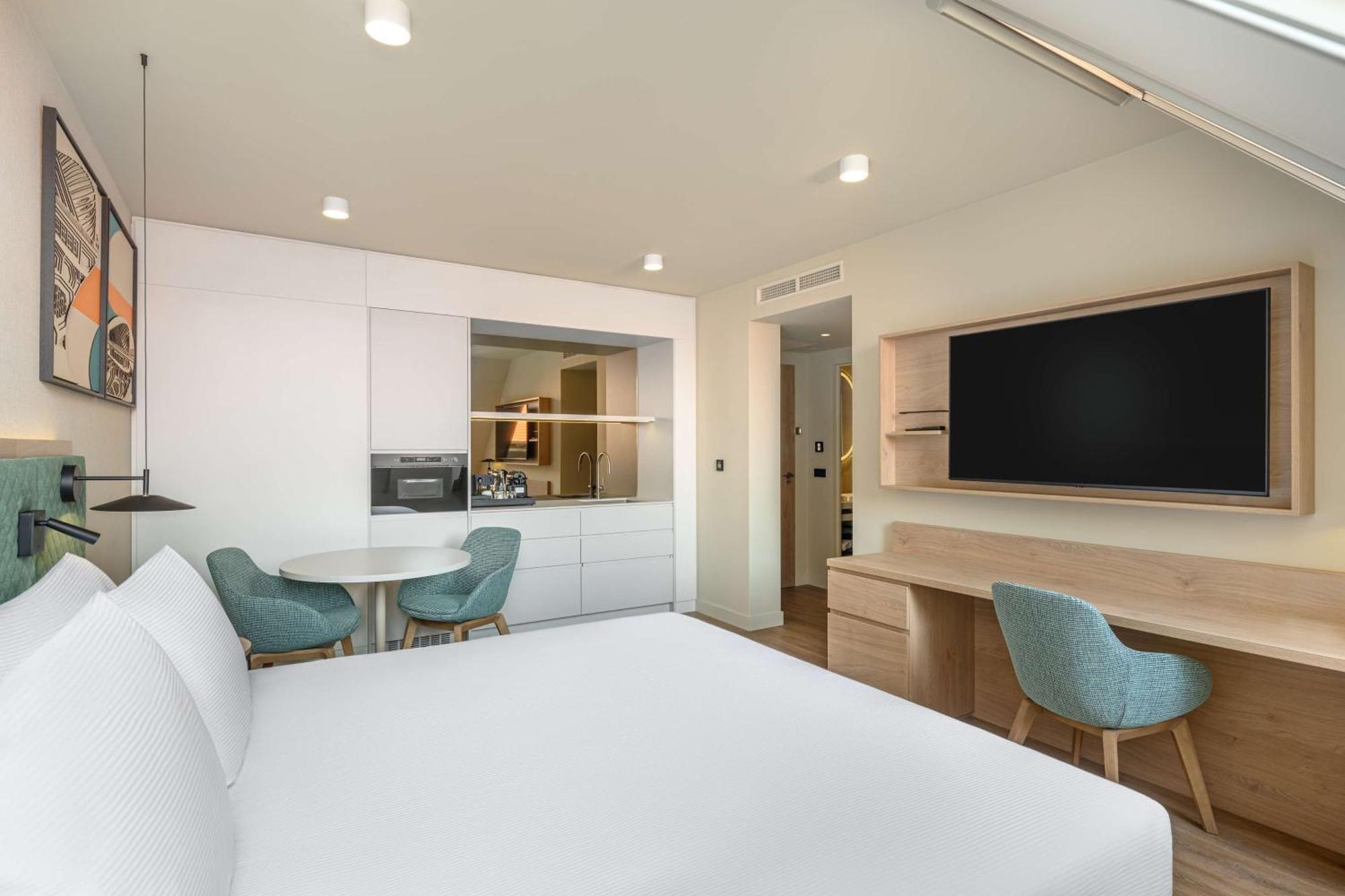 Hilton Garden Inn Debrecen City Center מראה חיצוני תמונה