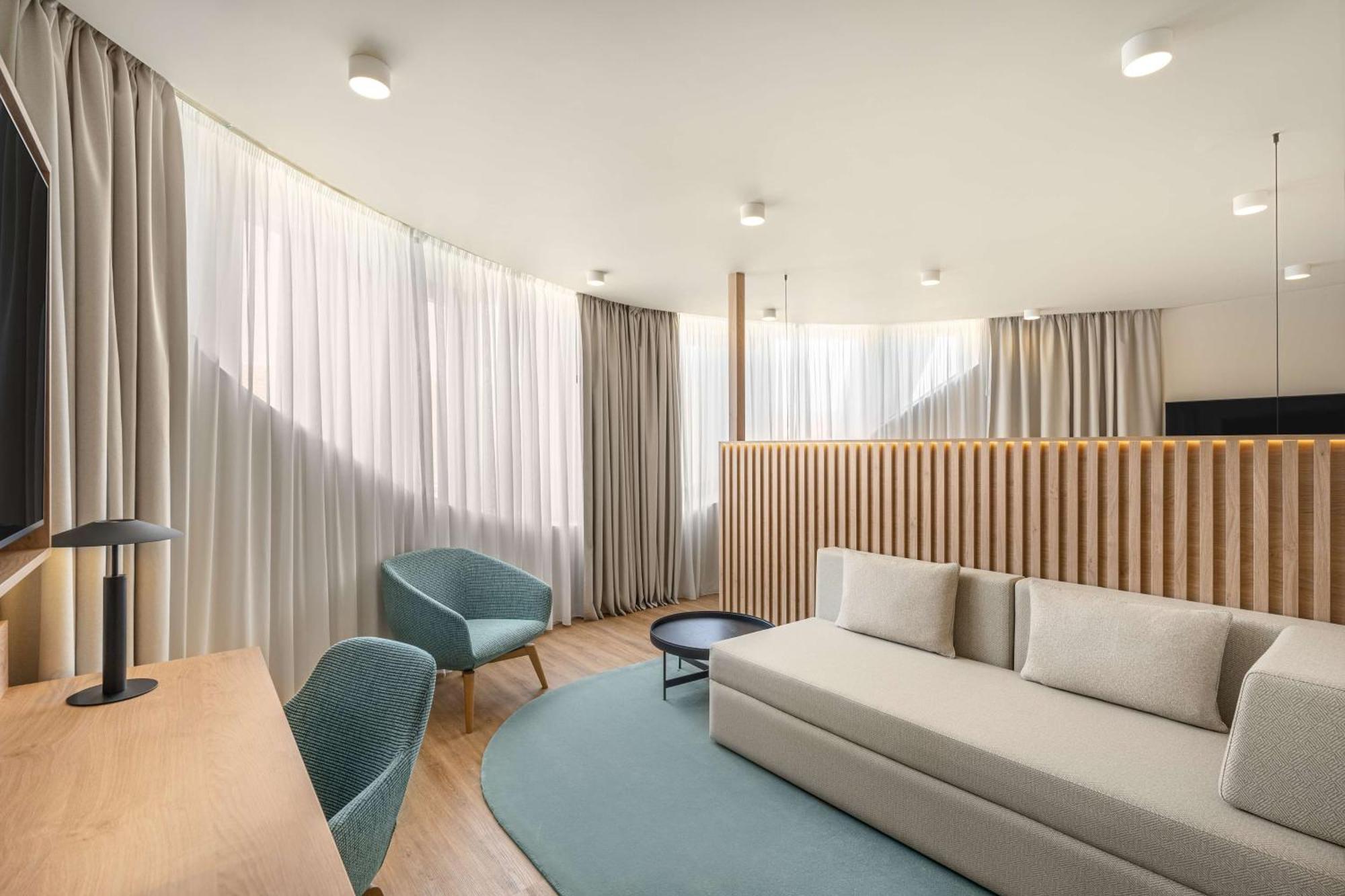 Hilton Garden Inn Debrecen City Center מראה חיצוני תמונה