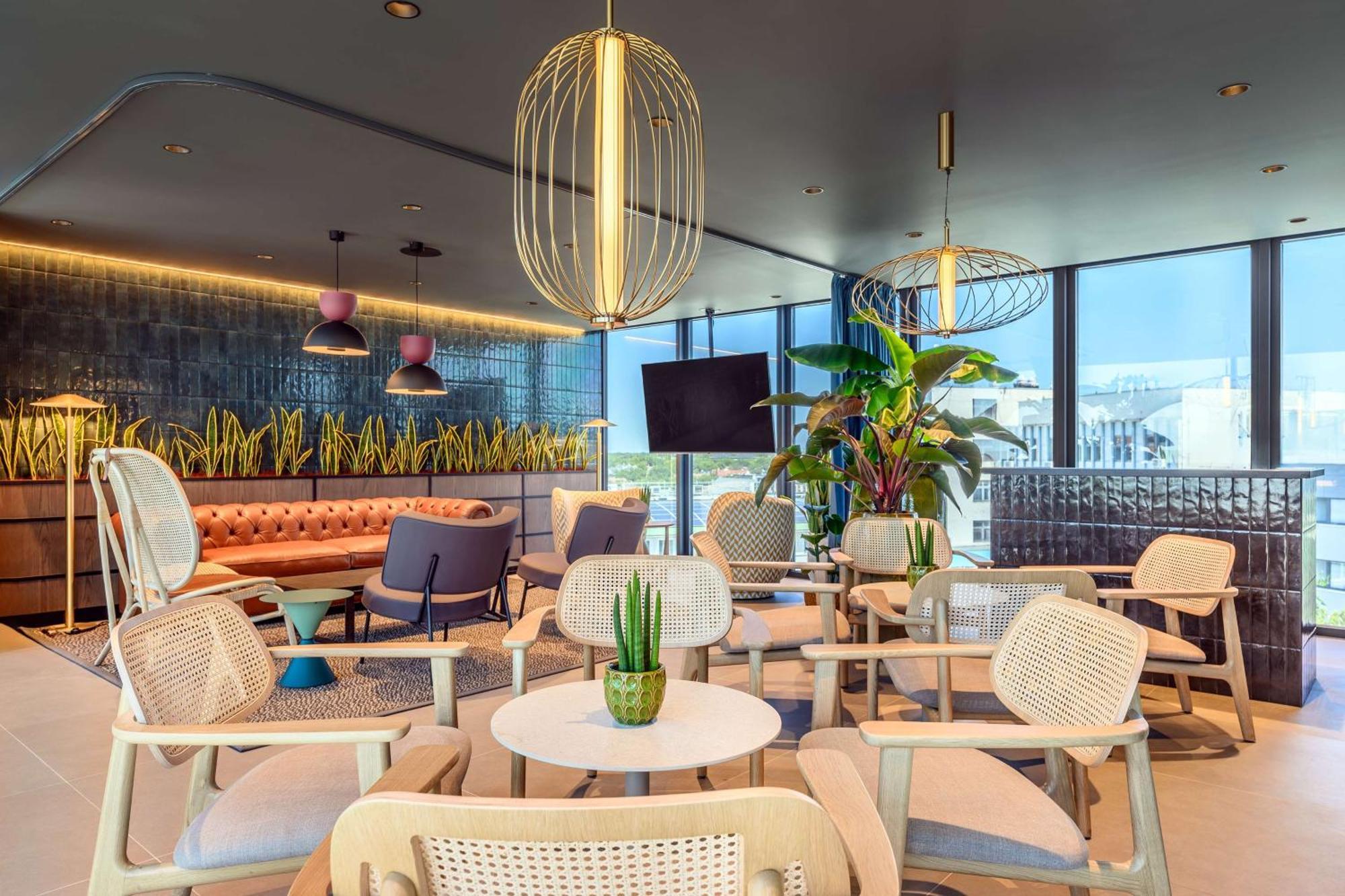 Hilton Garden Inn Debrecen City Center מראה חיצוני תמונה