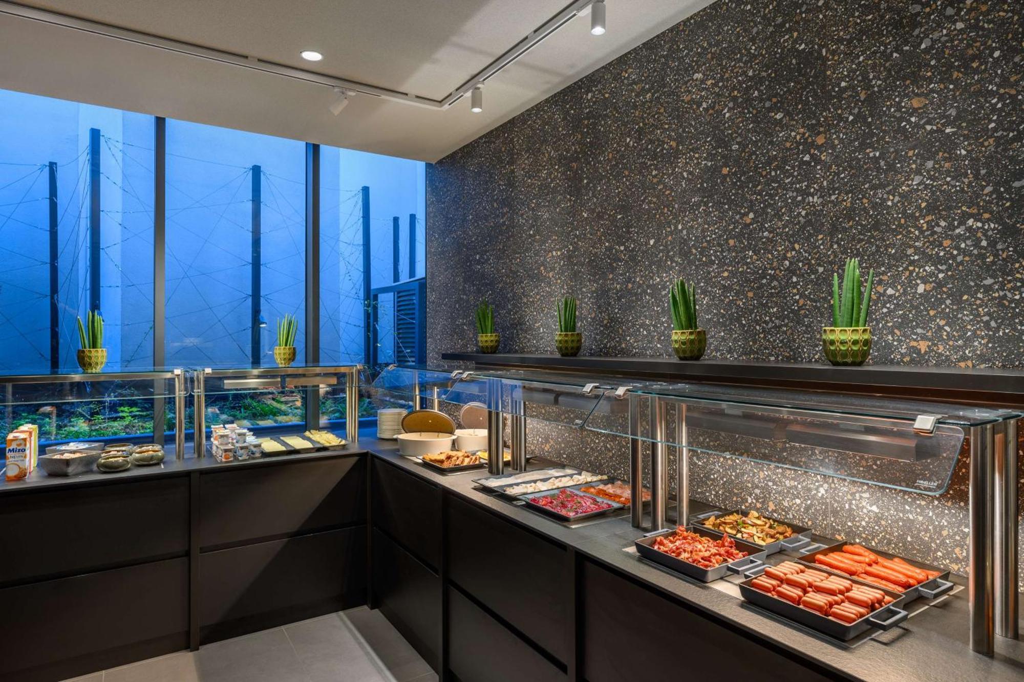 Hilton Garden Inn Debrecen City Center מראה חיצוני תמונה