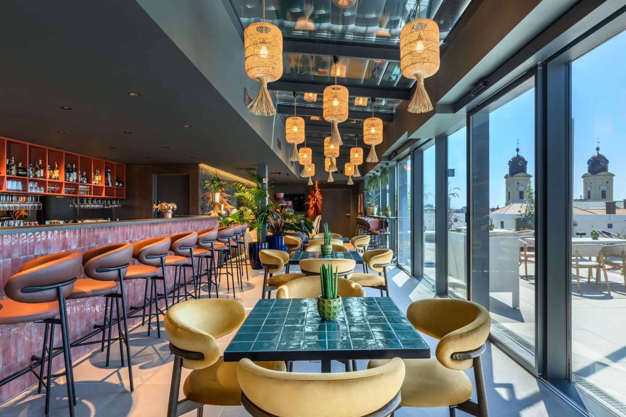 Hilton Garden Inn Debrecen City Center מראה חיצוני תמונה